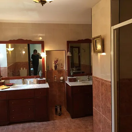 Frühstückspension La Maison D'euterpe 3*