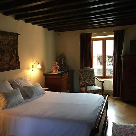 Frühstückspension La Maison D'euterpe 3*