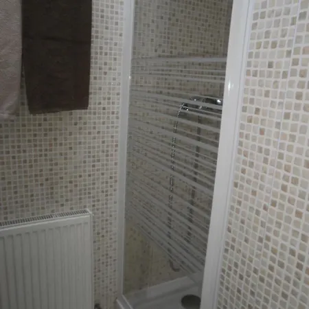 La Maison D'euterpe فندق مبيت وإفطار